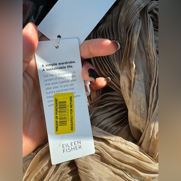 NWT Eileen Fisher Whisper Pleated 100% Organic Silk Scarf Beige One Size - Picture 7 of 9